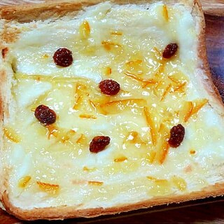 クリームチーズとオレンジママレードのトースト
